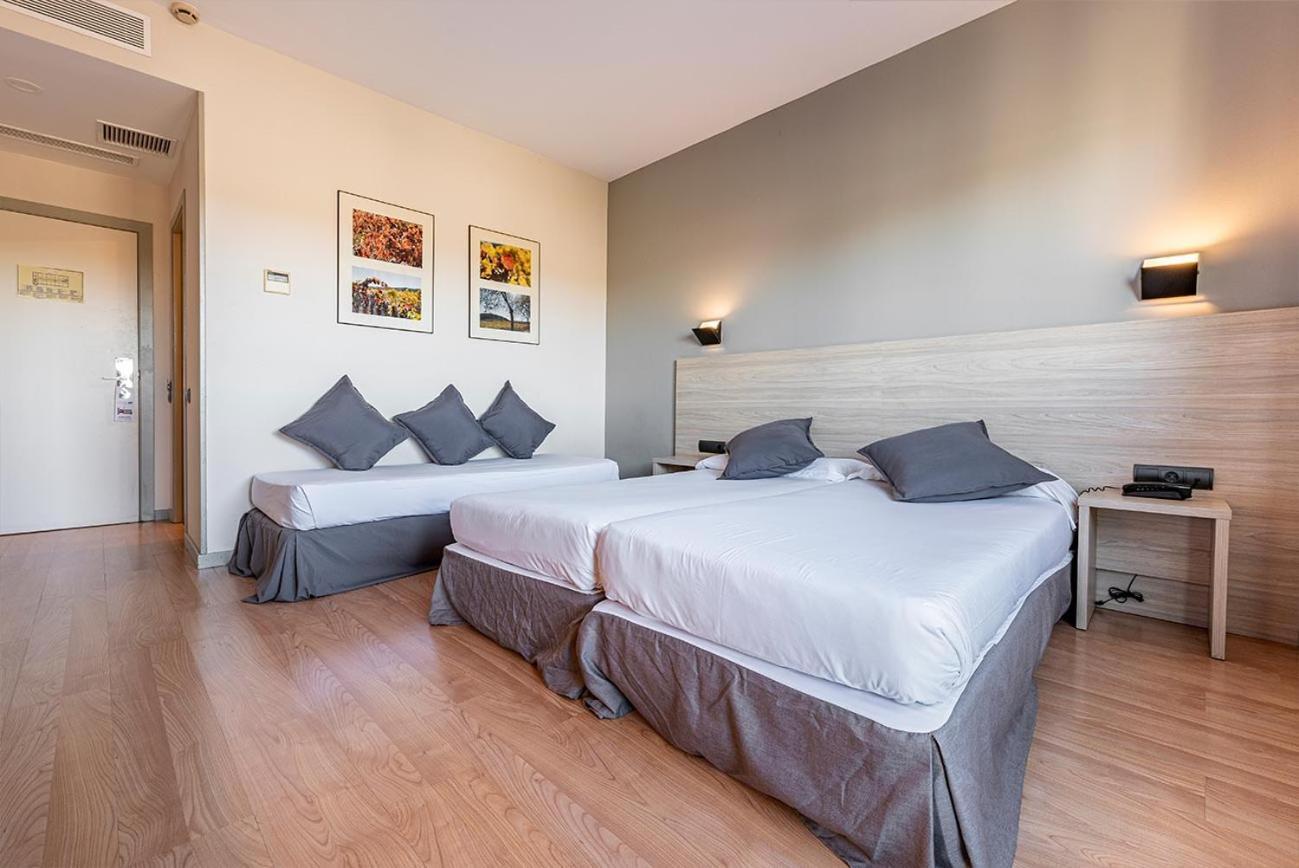 Triple Room,1549191145:JPEG